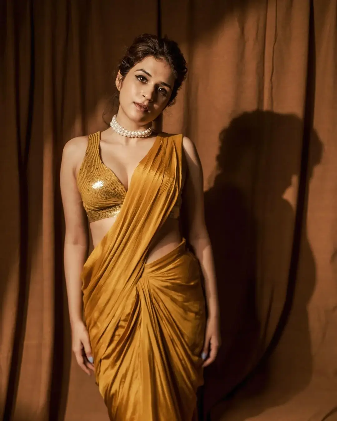 BEAUTIFUL INDIAN ACTRESS SHRADDHA DAS IN YELLOW SAREE 10